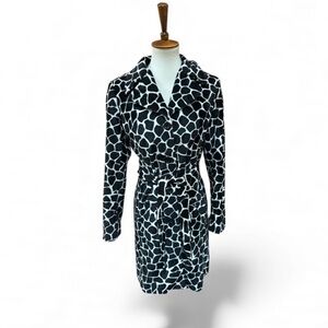 Bebe Black and White Pattern Coat with Faux Velvet Fur and Purple Lining Size XS